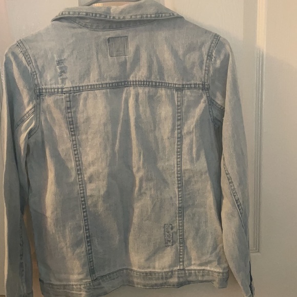 Girls size L(9-10) distressed jean coat. - Picture 9 of 9